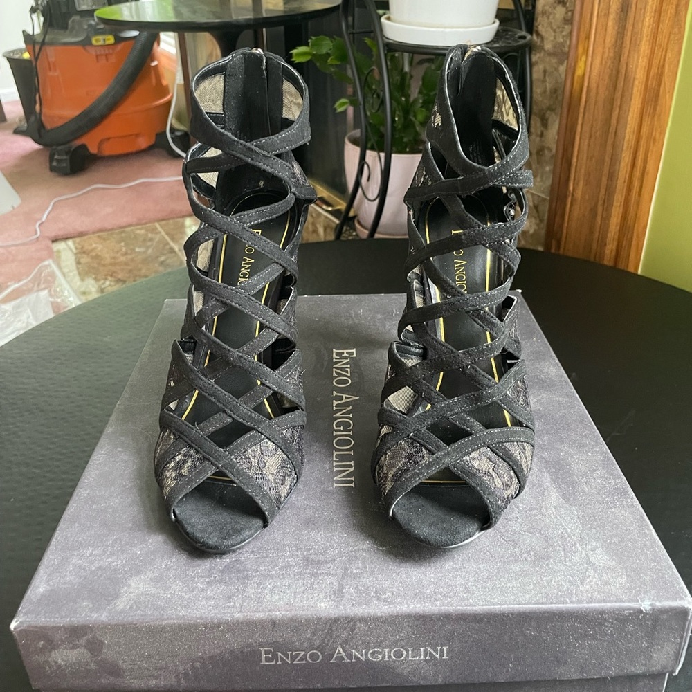NWB Enzo Angiolini Heels